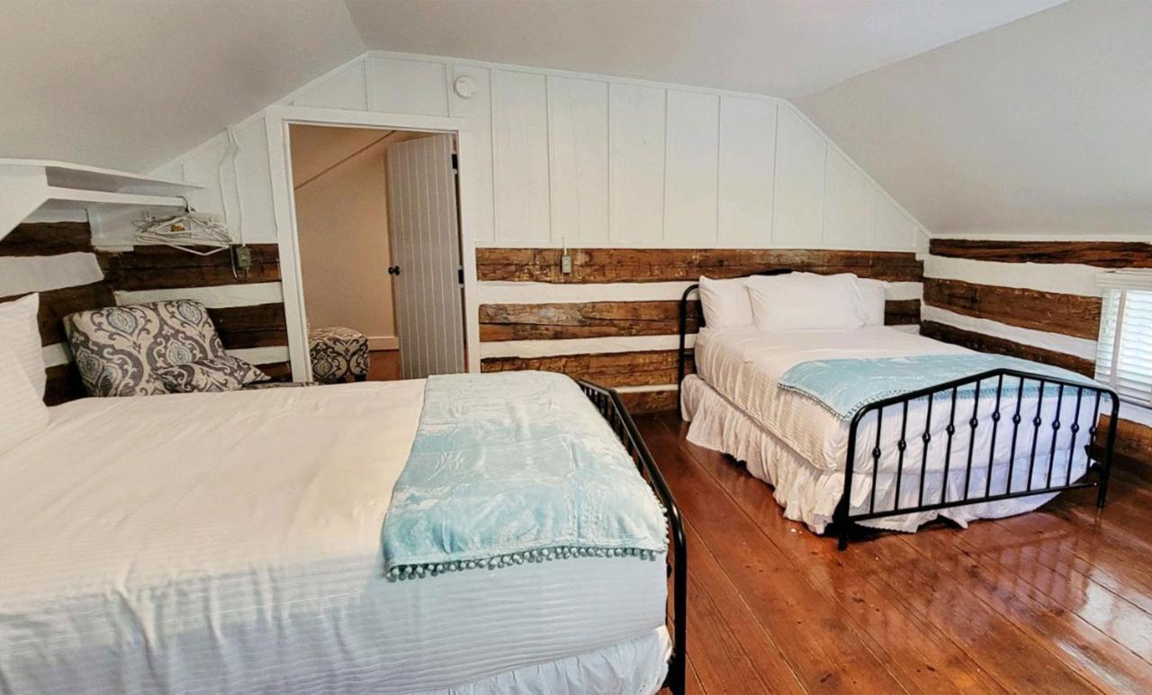 Graves Mountain Farm & Lodges Syria Bagian luar foto