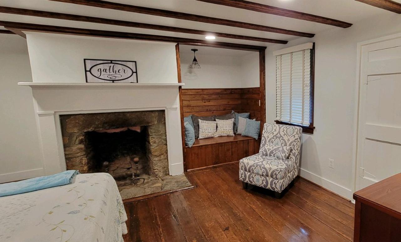 Graves Mountain Farm & Lodges Syria Bagian luar foto