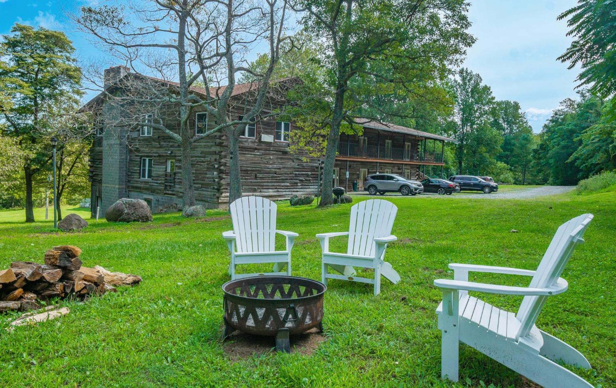 Graves Mountain Farm & Lodges Syria Bagian luar foto