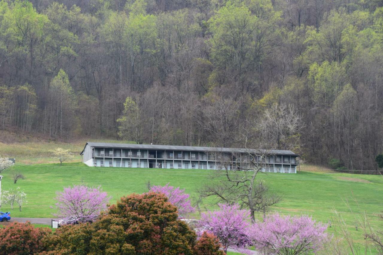 Graves Mountain Farm & Lodges Syria Bagian luar foto