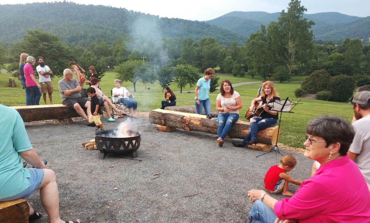 Graves Mountain Farm & Lodges Syria Bagian luar foto